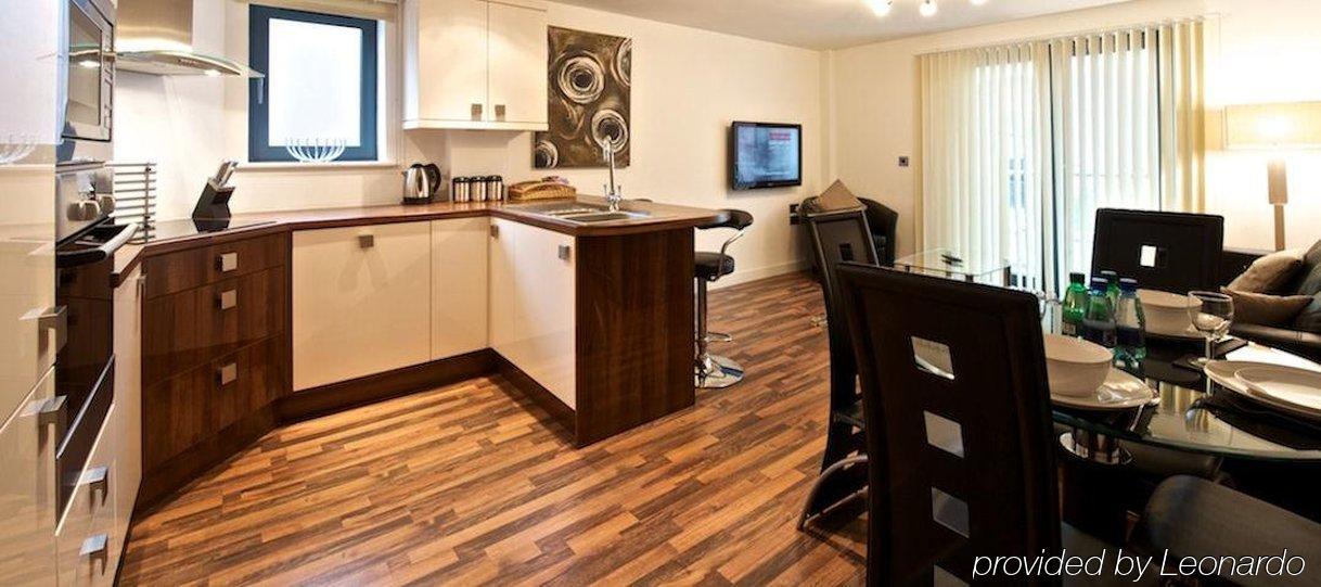 Dreamhouse Apartments Manchester City West Номер фото
