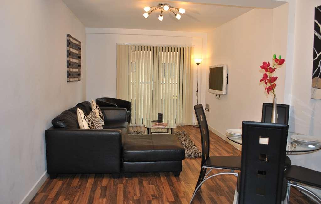 Dreamhouse Apartments Manchester City West Номер фото
