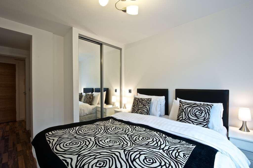 Dreamhouse Apartments Manchester City West Номер фото