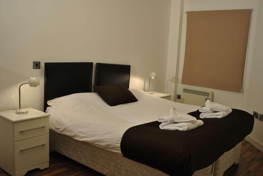 Dreamhouse Apartments Manchester City West Номер фото