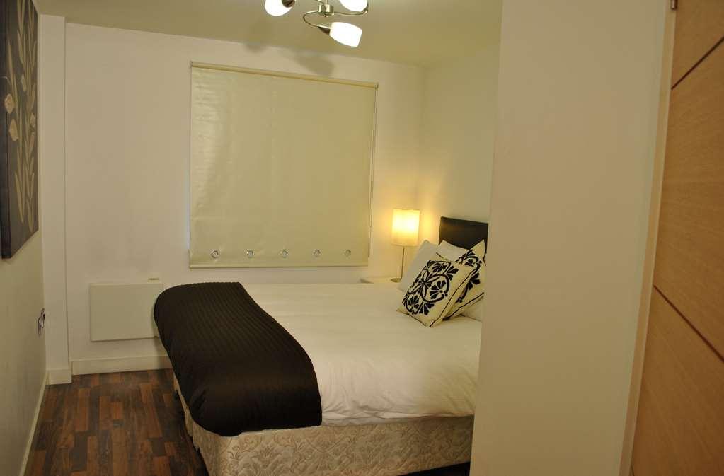 Dreamhouse Apartments Manchester City West Номер фото