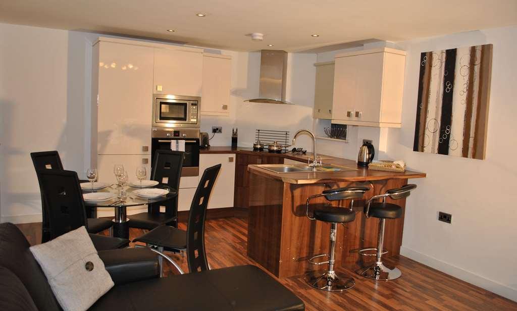 Dreamhouse Apartments Manchester City West Номер фото